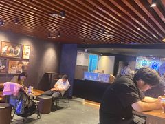 -瑞幸咖啡(华新地铁站地下商业街店)