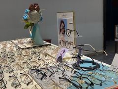 -宏宇眼镜蔡司依视路折扣店(兆佳眼镜城店)