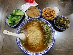 红汤面底-裕兴记•蟹黄面馆(人民广场店)