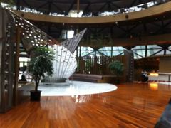 -上海滴水湖皇冠假日酒店