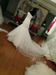 -Flora婚纱礼服定制租赁店