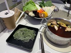 -呷哺呷哺