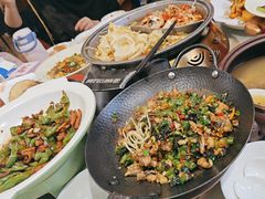-阿瓦山寨·湘菜现炒·剁椒鱼头王(咸阳总店)