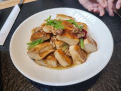 -鱼鲜饭香·招牌汽锅剁椒鱼头王