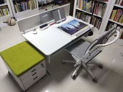 -moll学习桌椅(上海久光百货店)