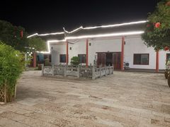 -何乡别院·中式农庄(姑婆山大道店)