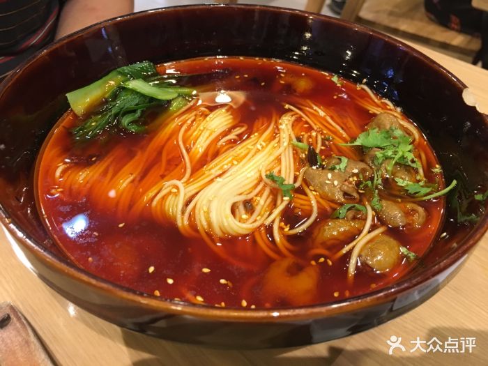 川味红烧肥肠面