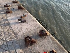 -多瑙河畔鞋履雕塑