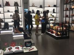 -CHARLES&KEITH(1234space店)