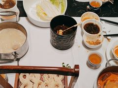 -红鼎豆捞·非遗鲍皇汤火锅(宝丰路店)