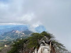 -罗田薄刀峰风景区