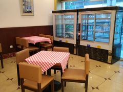 -红宝石·鲜奶小方·海派西点房(南丹店)