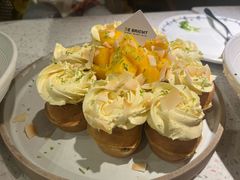 芒果百香果香缇奶油华夫饼-BE BRIGHT KITCHEN(正佳广场店)