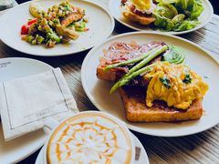 -Common Table · Brunch & Coffee