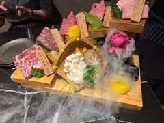 -山川小町·极番烧肉(新地假日广场店)