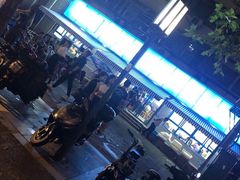 等位区-老虎滩大连海鲜烧烤(建邺云锦路总店)