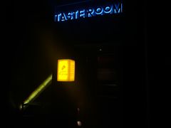 -TASTE ROOM Bar