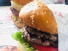 -The Habit Burger Grill 哈比特汉堡(爱琴海店)