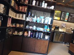 零售区-星巴克臻选(青岛麦凯乐分店)