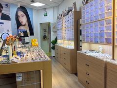 -天空之镜眼镜店蔡司依视路配镜授权零售店(望京颐堤港店)