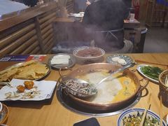 -洱火云南酸菜牛肉火锅(石景山当代商城店)