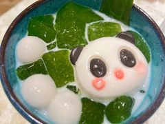 奶盖椰汁熊猫冰粉-孔雀云贵川·融合菜(长宁来福士店)