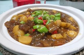Beef Tendon and Small Potatoes