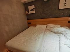 -闲隅江景艺术酒店(解放碑洪崖洞总店)