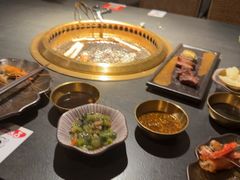 -铭牛烧肉·和牛海鲜自助(高新月牙湖店)