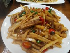 酸笋炒肥肠-牛八宝桂林米粉(八里庄店)