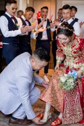 -现代经典婚纱摄影