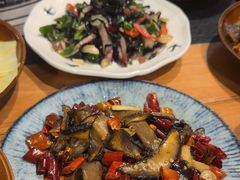 -阿山卓·野生菌火锅·纳西火塘烤肉