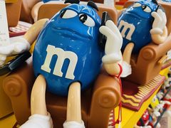 -m豆巧克力世界(上海世茂广场店)