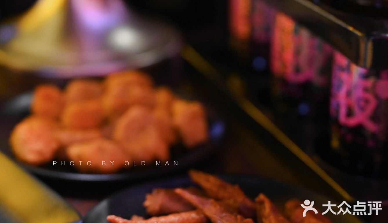 厦门探店｜俊男靓女聚集地，69r吃喝不限量的嘿夜狂欢