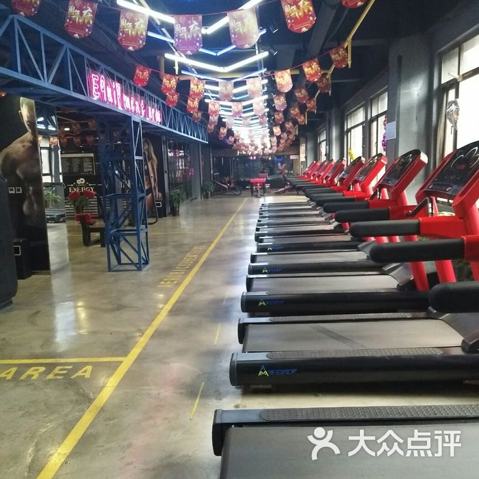 蓝堡运动游泳健身会所