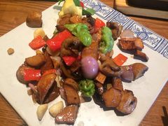 -云海肴·汽锅鸡·云南菜(天山百盛优客店)