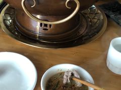 -果松木炭酸菜铜火锅·外婆参鸡汤