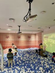 -奈尔宝·儿童乐园·亲子餐厅(华采天地店)