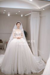 -洋洋婚纱品牌集合店