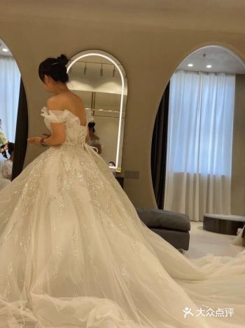 「HG婚纱礼服艺术空间」 来源： 地址：西安市雁塔区