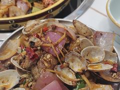 -休记光头香辣蟹干锅(绵竹店)