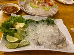 -J Daeng Seafood