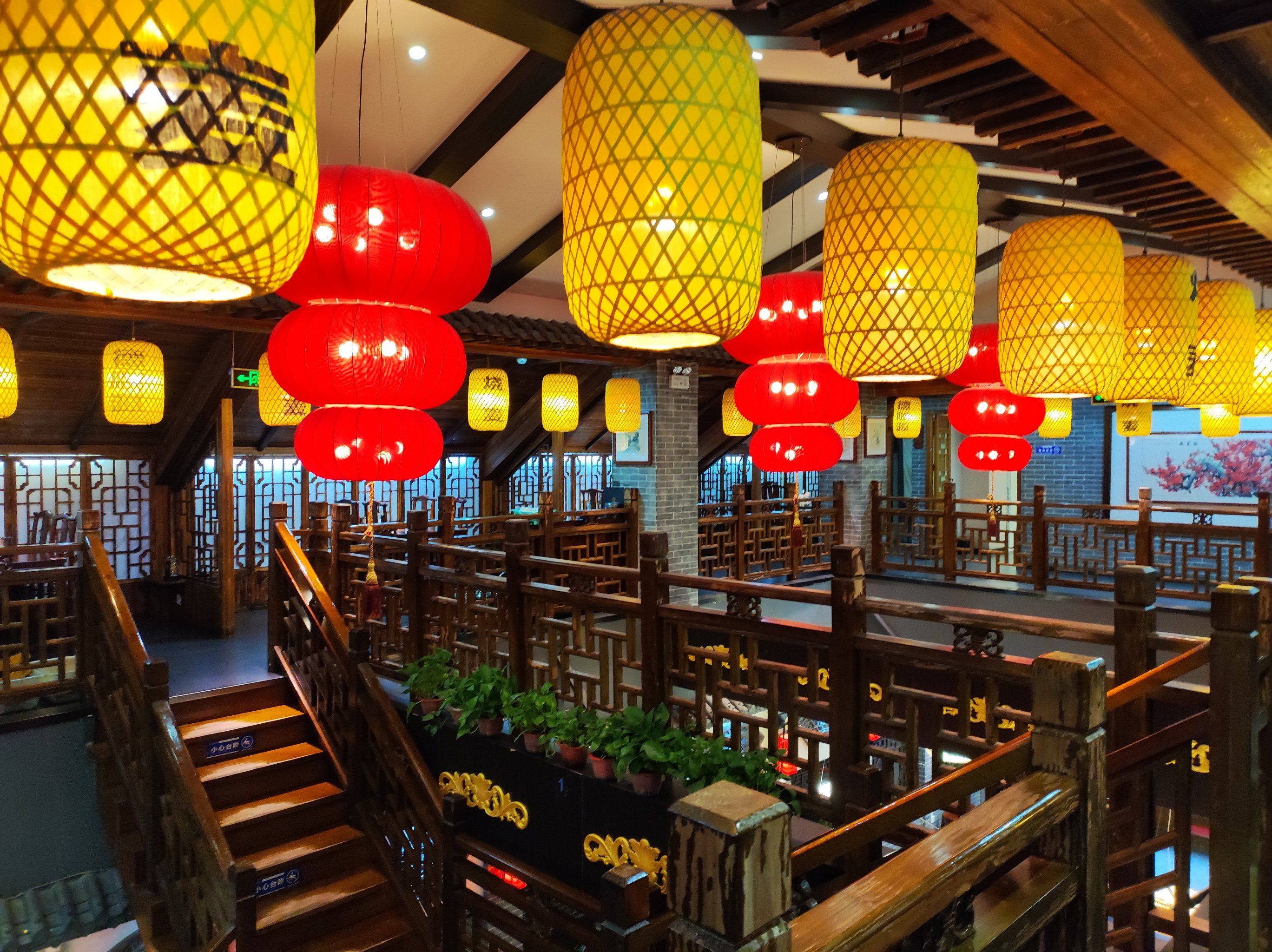 老字号烧麦馆,大召对面,席里图召旁边,德顺源大盛魁店