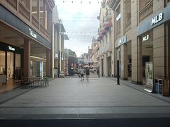-王府井奥莱临潼小镇(临潼店)