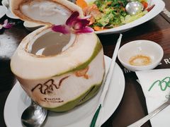 -Chom Cafe and Restaurant