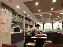 -康师傅私房牛肉面(马泉营奥莱店)