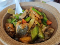 凉瓜炆三文鱼骨腩-东江渔村·古典园林·30年粤菜老字号(太和店)