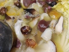 -香巴拉云南餐厅(华莱坞店)