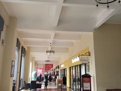 -王府井奥莱临潼小镇(临潼店)