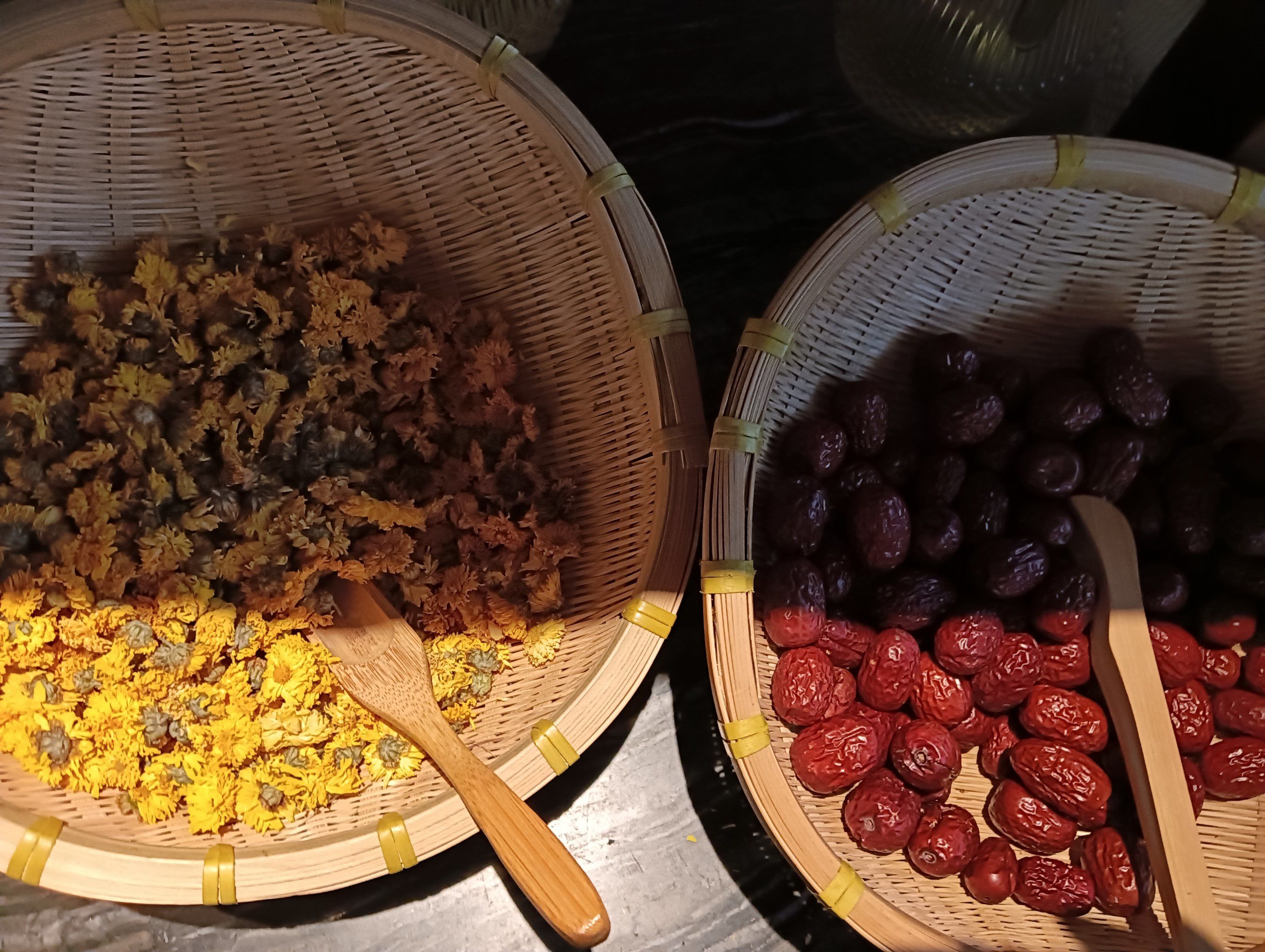 三炮台,又称盖碗茶,是一种源于盛唐时期